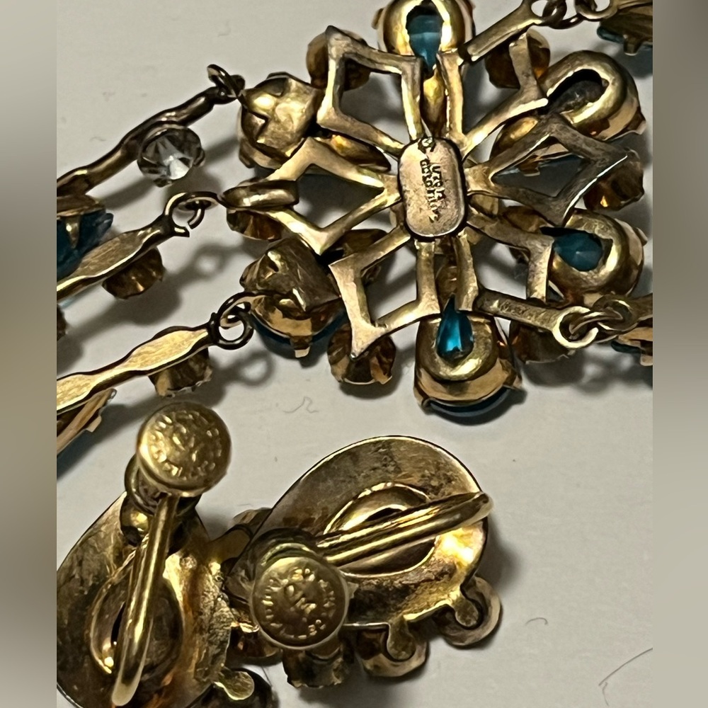 Vintage set/demi-parure
Gold filled
Necklace and Earrings - Picture 3 of 3